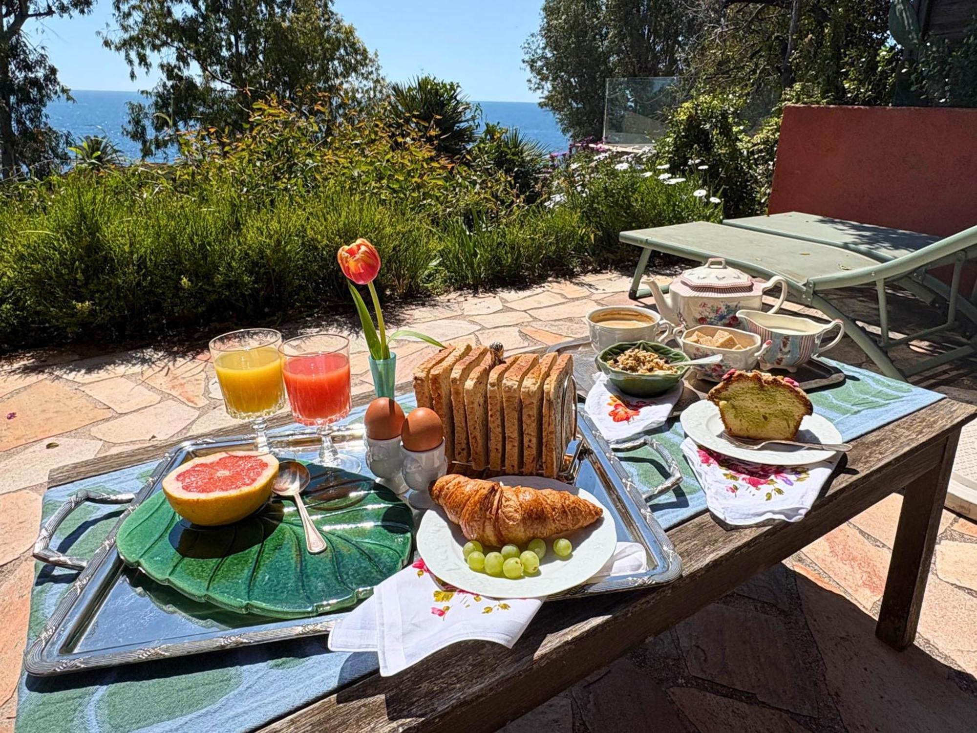 Santa Margarita Bed and Breakfast Saint-Raphaël Exteriör bild